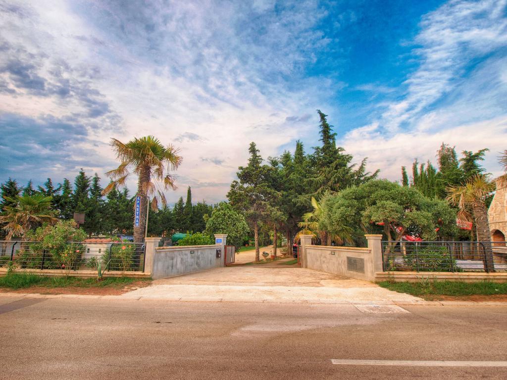 Apartments Volf 1405 Peroj Εξωτερικό φωτογραφία