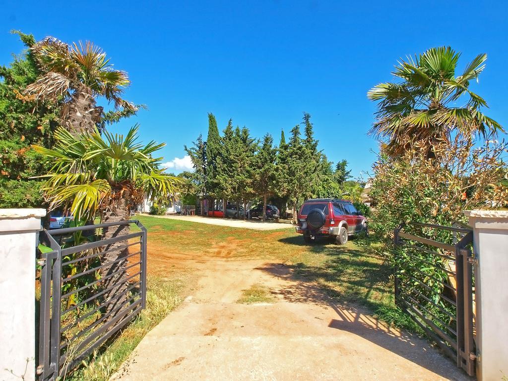 Apartments Volf 1405 Peroj Εξωτερικό φωτογραφία